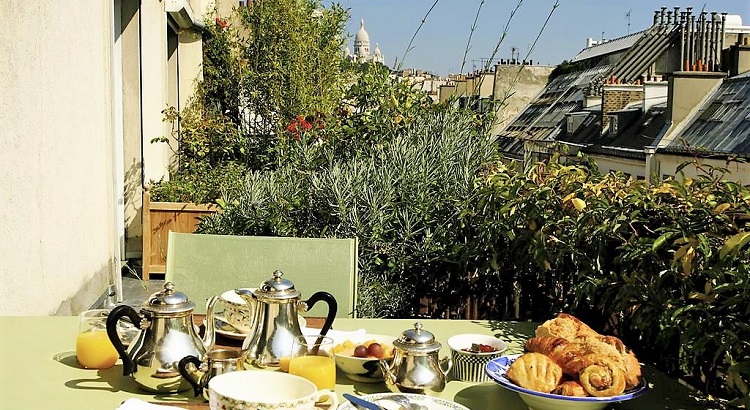 Côté Montmartre, une chambre d’hôtes cosy avec vue en plein cœur de Paris et des hôtes délicieux !