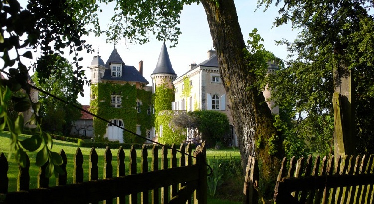 Saint Victor La Grand ’Maison, une adresse qui se partage aux marches du Berry et du Poitou