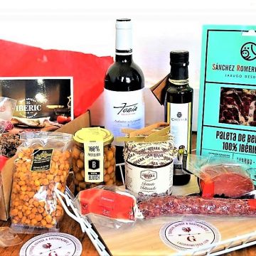 The Iberic food and wine gift Box