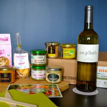 Organic aperitif Gourmet box (with white wine)