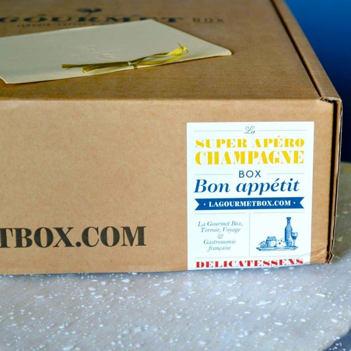 LA GOURMET BOX FRANZÖSISCHE HORSD'ŒUVRES DE LUXE mit Champagne