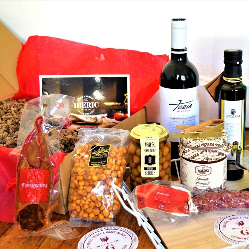 The Spanish Hamper Gourmet Tray 1, Red Wine, Cider, Chorizo, Olives, Red Mojo Picon, Cured Manchego Cheese And Candied Fruits