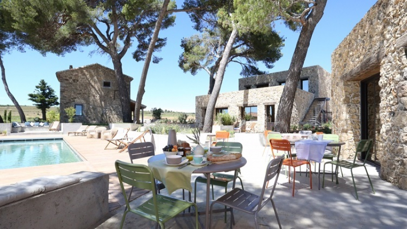 La Villa Symposia, un oasis de serenidad en un ambiente mediterráneo entre viñedos