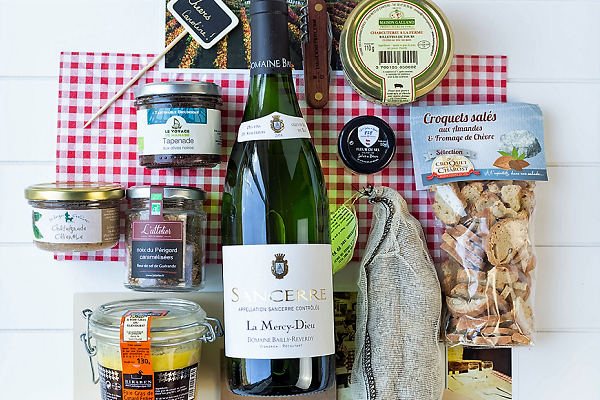 French Deluxe Gourmet Hamper with white wine