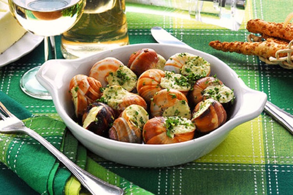 Les escargots, plats emblématiques de la gastronomie française escargots-gastronomie-francaise