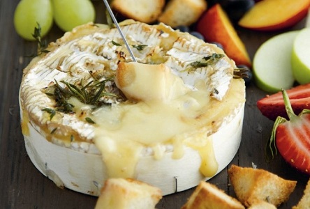 Queso Frances camembert, un delicatessen autentico de la gastronomía francesa La gourmet box 