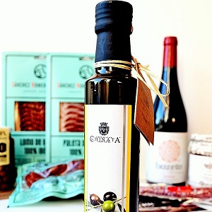 Premium Olive oil gourmet food box La Chinata