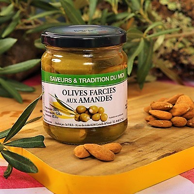 Almond-stuffed olives catalan gourmet gift box by la Gourmet Box